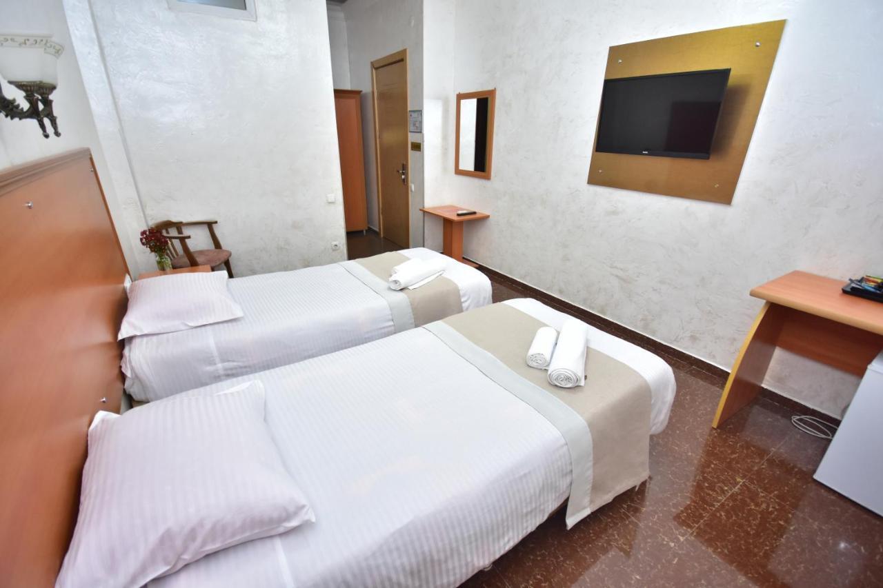 Hotel Chao バトゥーミ エクステリア 写真