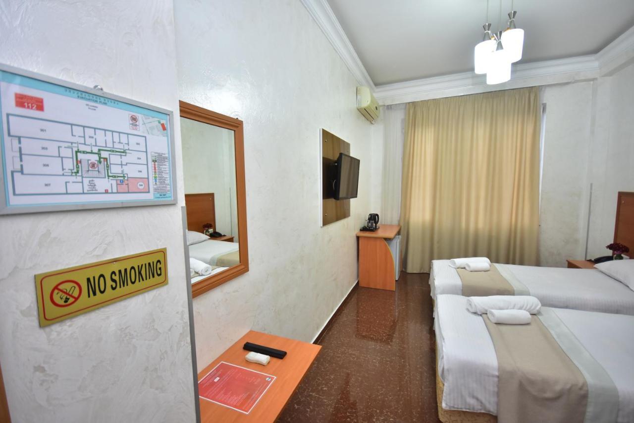 Hotel Chao バトゥーミ エクステリア 写真