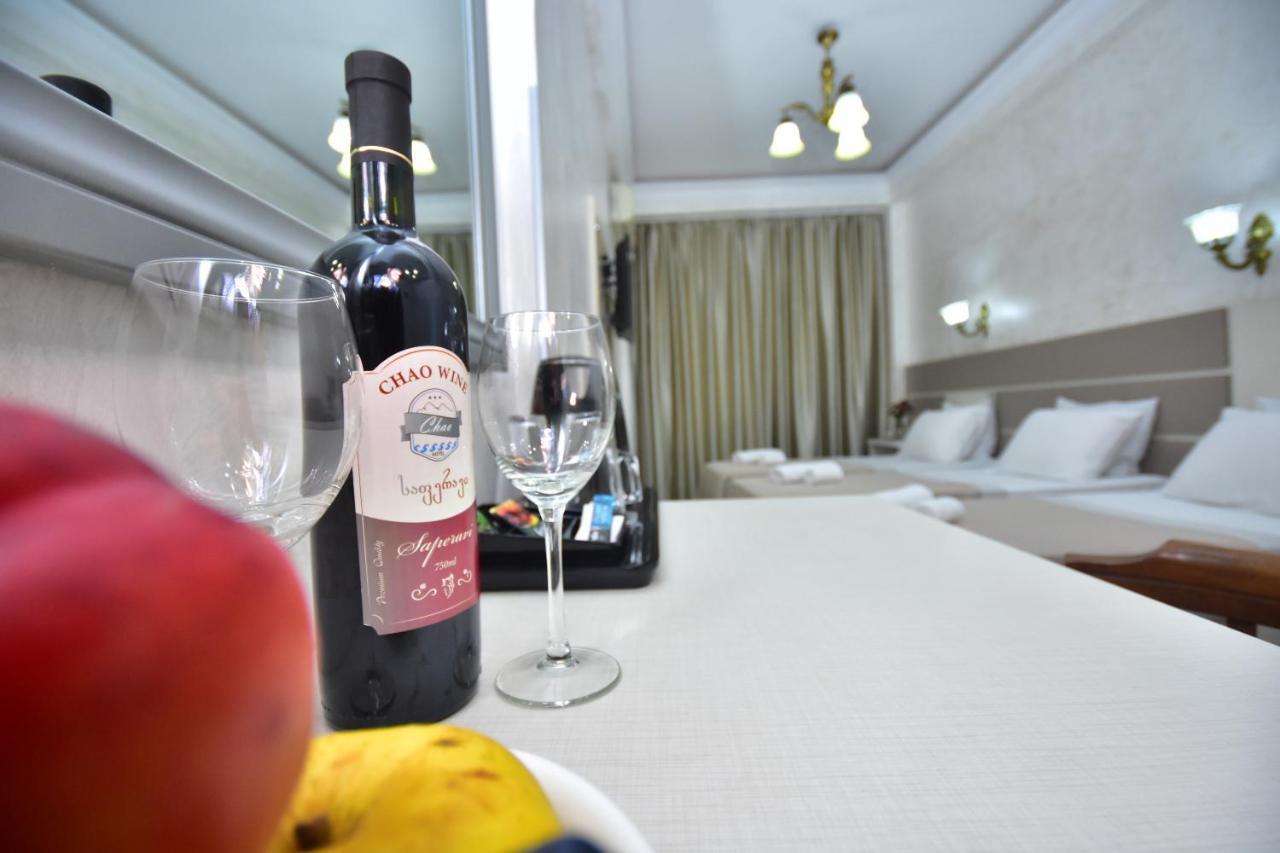 Hotel Chao バトゥーミ エクステリア 写真