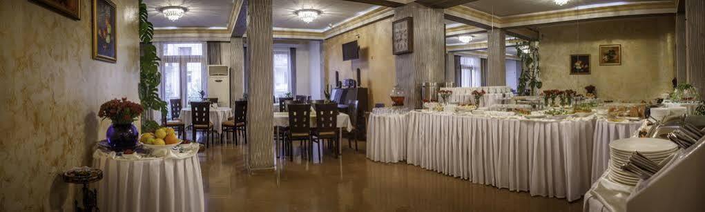 Hotel Chao バトゥーミ エクステリア 写真